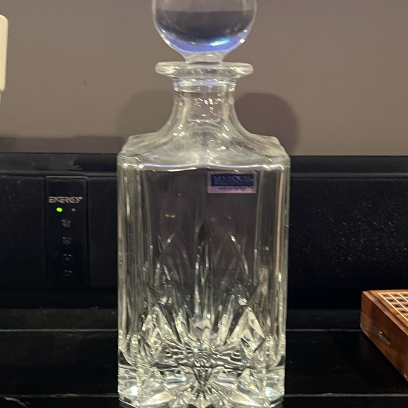 MIkasa Full Lead Crystal Decanter Bainbridge Large Globe Stopper Retired 24ozNWO - Picture 2 of 7